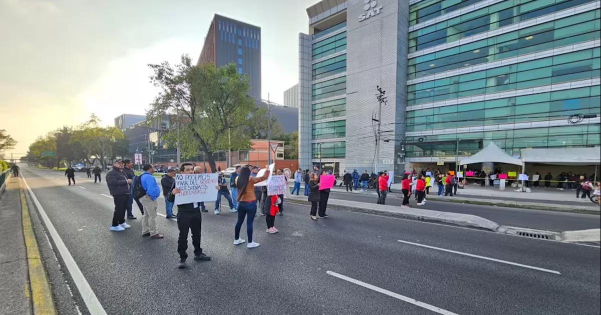 La plantilla de empleados de confianza del SAT se redujo 16% entre 2018 y 2024, de acuerdo con datos oficiales.