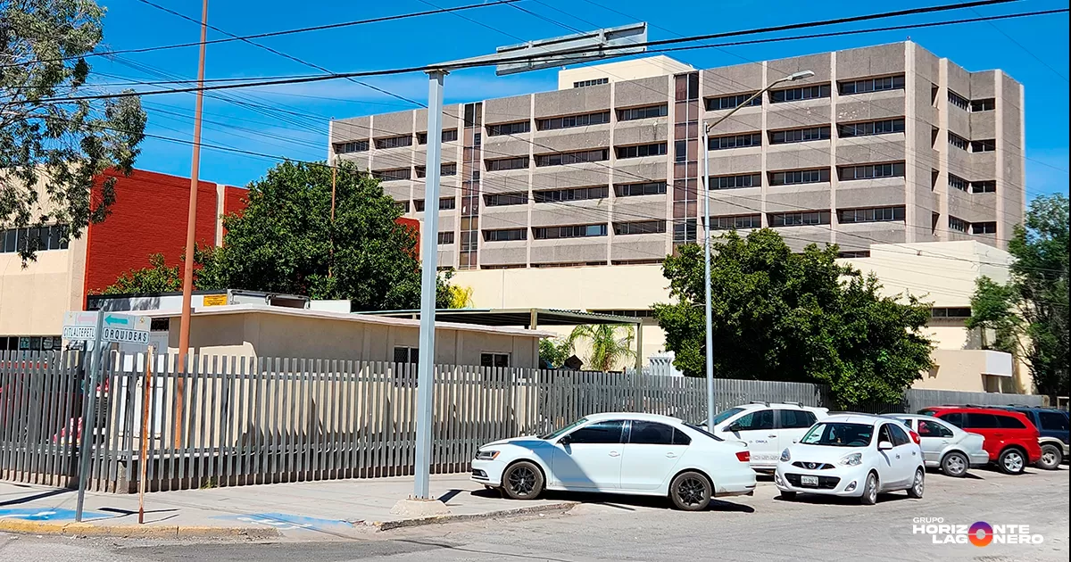 Retoman propuesta para construir torre de estacionamiento elevado en el IMSS
