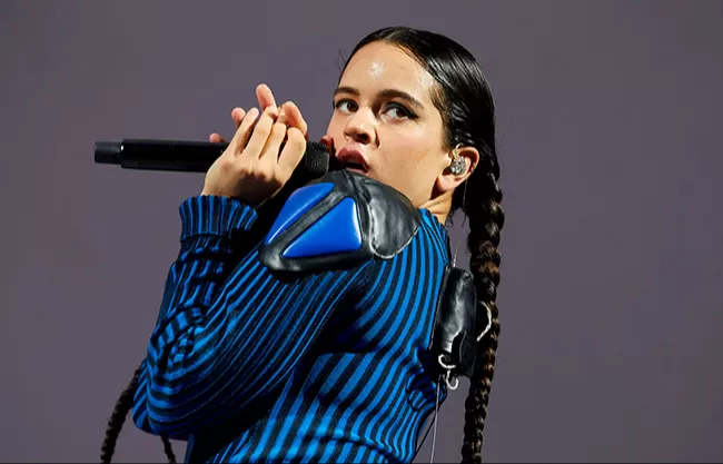 Rosalía desvela su próximo disco, 'Lux', a través de una partitura y una impecable campaña de 'marketing'