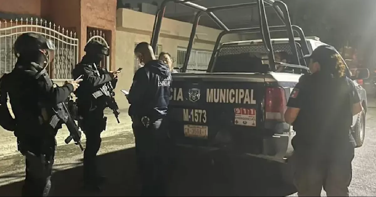 Caen dos falsos policías tras allanar una vivienda y encañonar a una familia en Saltillo