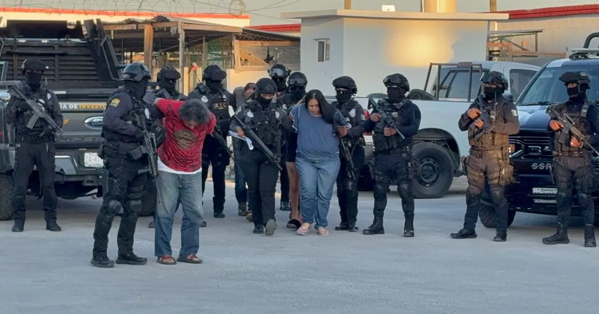 Agentes de la policía de investigación criminal llevaron a cabo el arresto de un sujeto que traía en su poder un arma larga tipo “Cuerno de chivo” y una granada