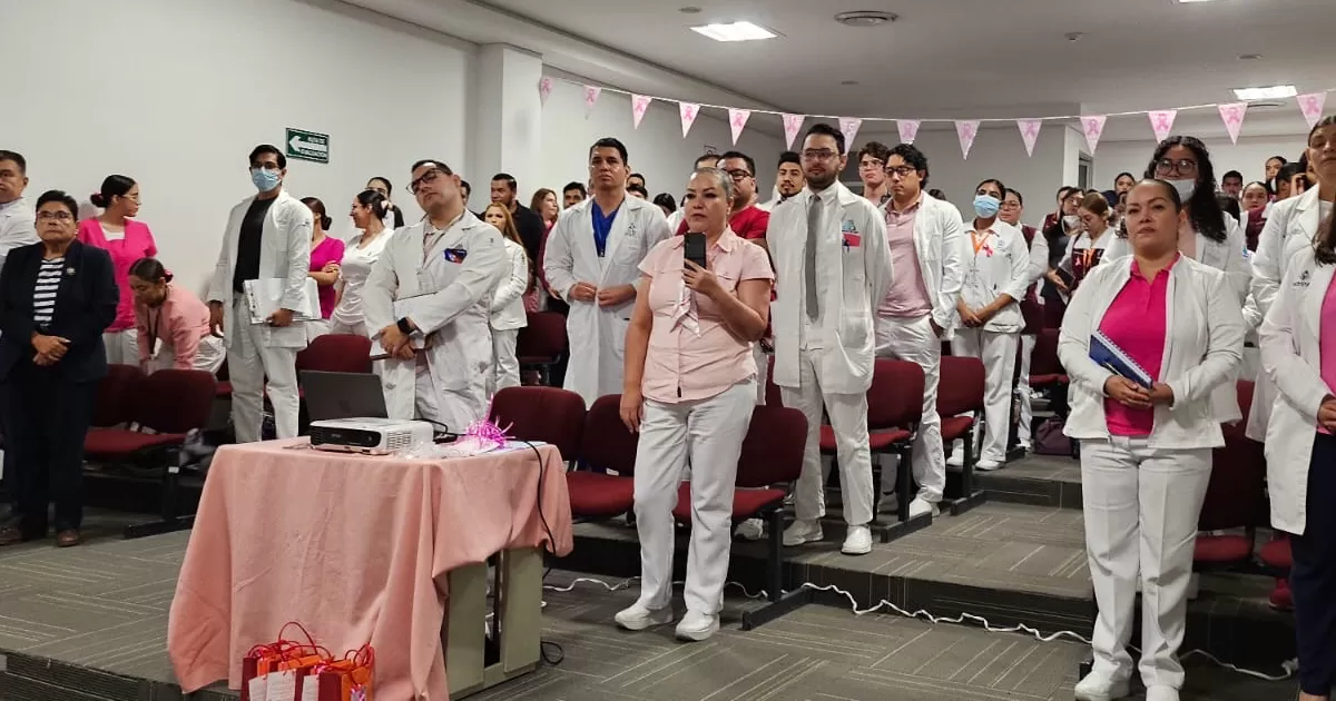 Realizan charla sobre el cáncer de mama en Hospital Nuevo Gómez Palacio
