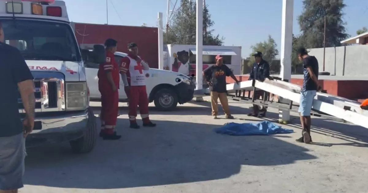Cómo previamente se informó, el menor se encontraba en el patio del plantel cuando un tubo perteneciente a una techumbre en construcción se desprendió y golpeó al niño, perdiendo la vida en el lugar de manera casi instantánea.