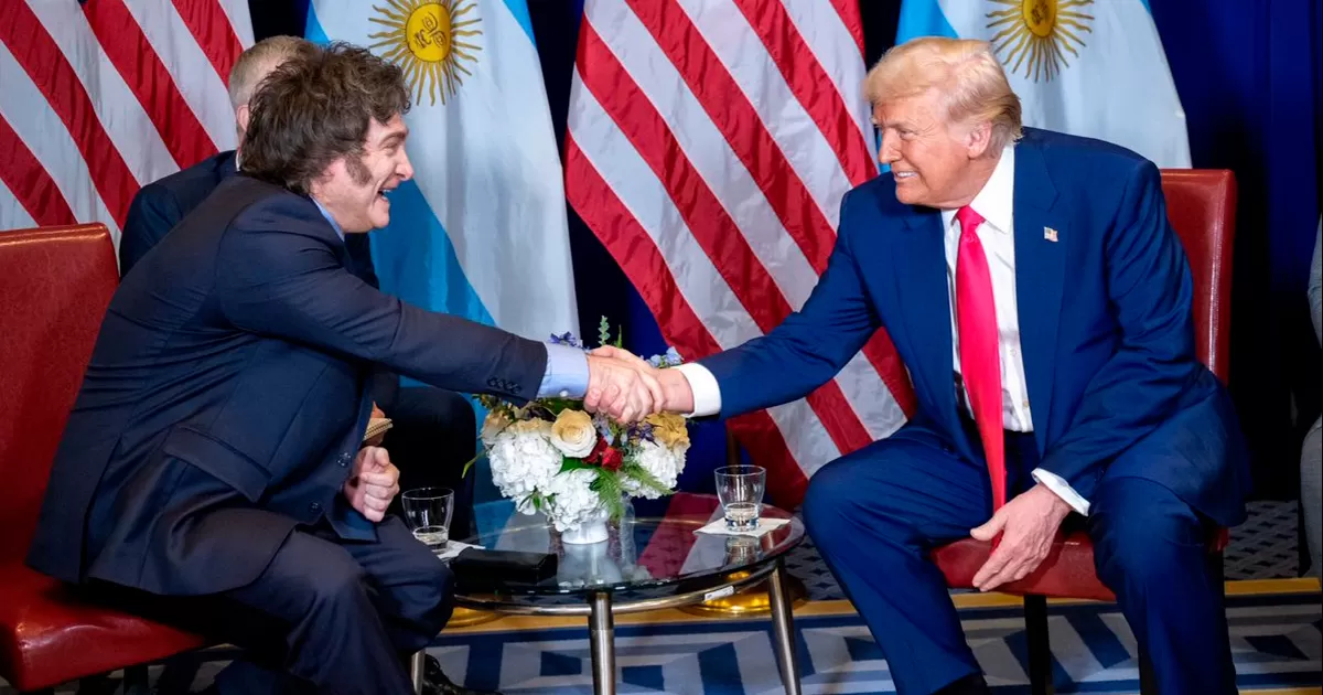 ¡Está haciendo un trabajo maravilloso! Felicita Trump a Milei su victoria aplastante en comicios
