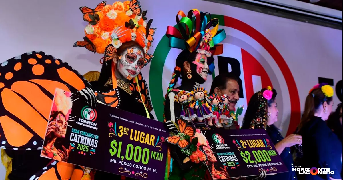 Encabezado por su dirigente, Verónica Martínez García, el PRI torreonense organizó la tradicional exposición de altares de muertos, elaborados por los Sectores y Organizaciones del partido, dedicados a figuras como Venustiano Carranza, Sor Juana Inés de la Cruz, Lázaro Cárdenas, Manlio Fabio Gómez Uranga, Apolonio Siller y Jesús Reyes Heroles, así como a las personas que han perdido la vida a causa del cáncer.
