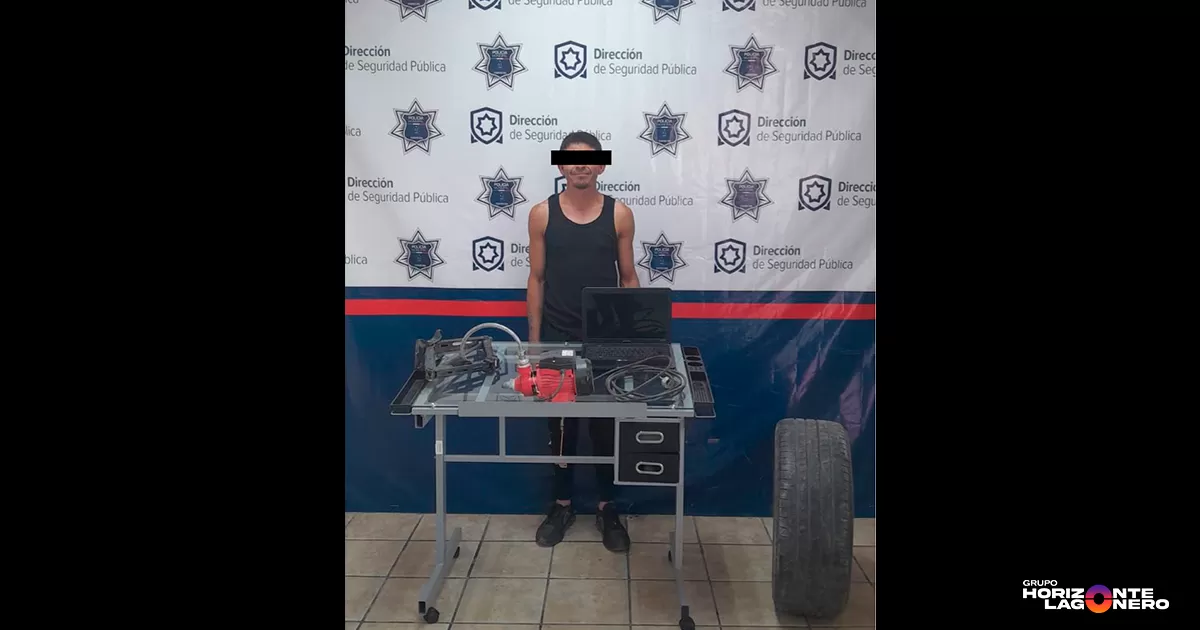 Hombre roba objetos de caseta de vigilancia y es detenido por la policía de Torreón