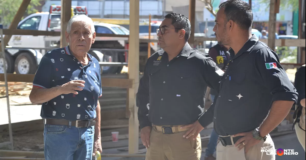 Supervisan medidas de seguridad en el Mercadito Navideño de Torreón
