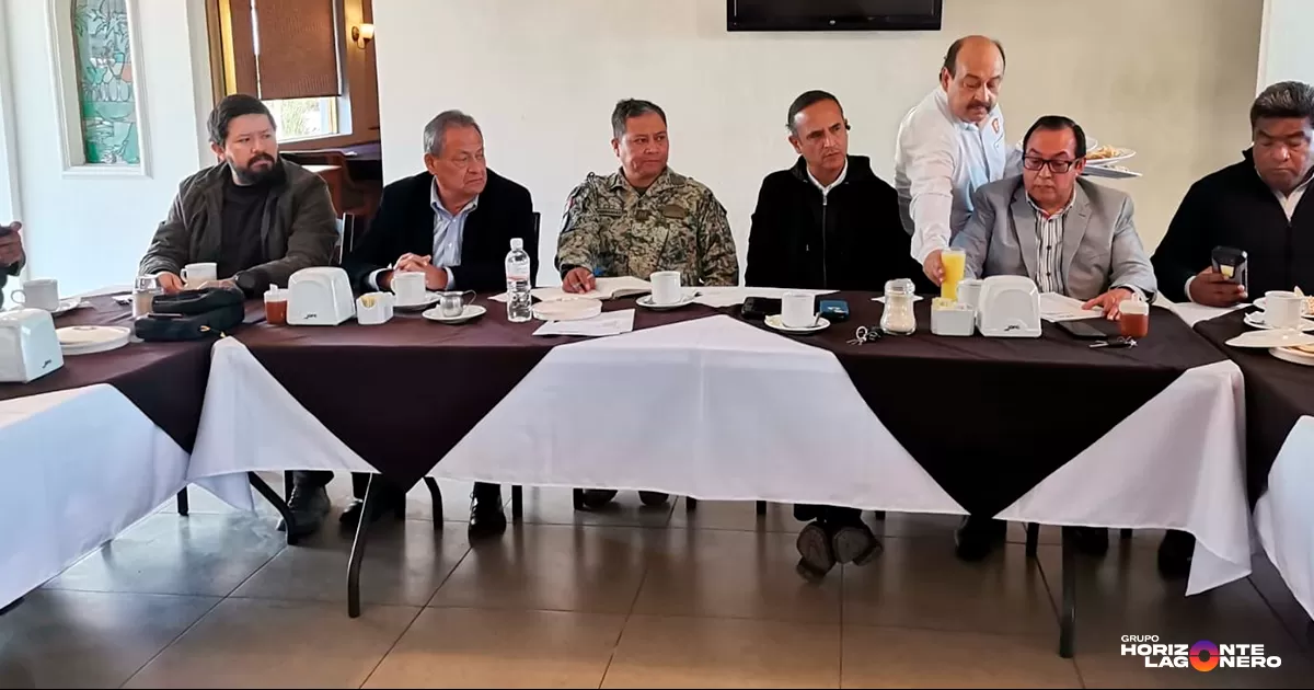 Durante el encuentro se abordaron las principales problemáticas que afectan la seguridad y el desarrollo económico de la región, así como las denuncias ciudadanas por presuntos retrasos en puntos de revisión ubicados en los accesos a la ciudad.