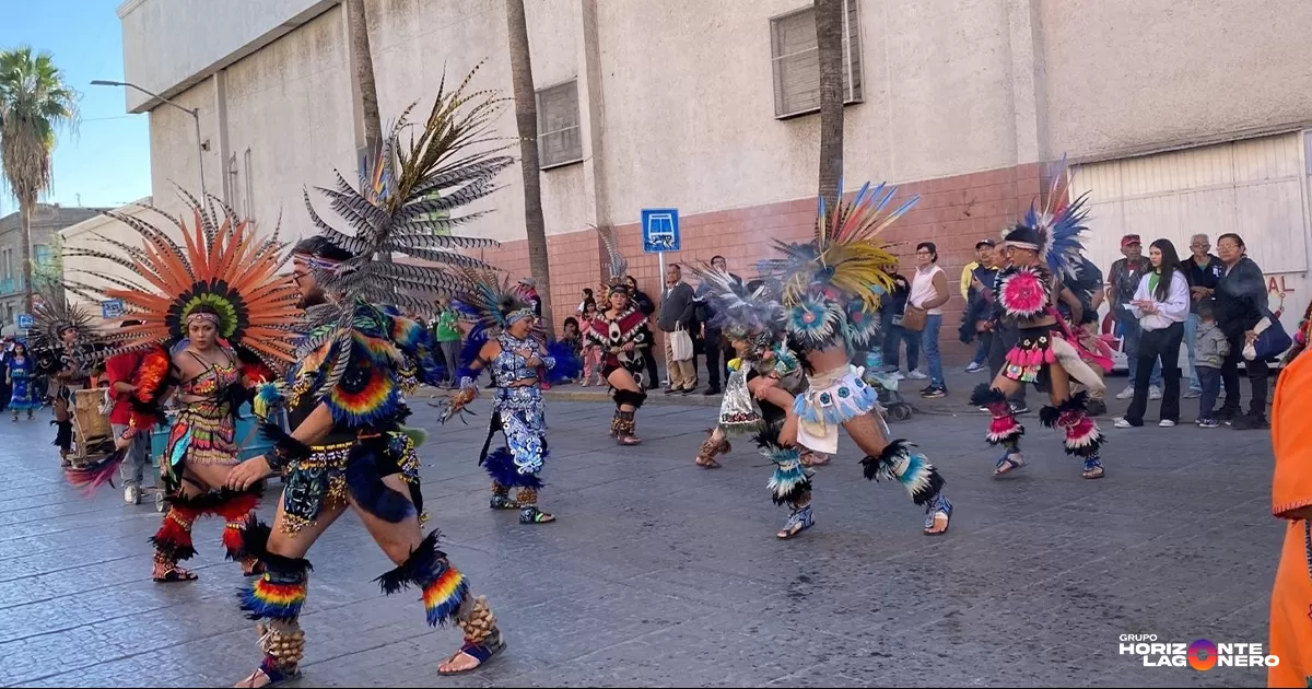 Fieles a su costumbre, cumplieron 76 años de caminar con devoción hacia la Parroquia de Guadalupe, a la que consideran su casa espiritual.