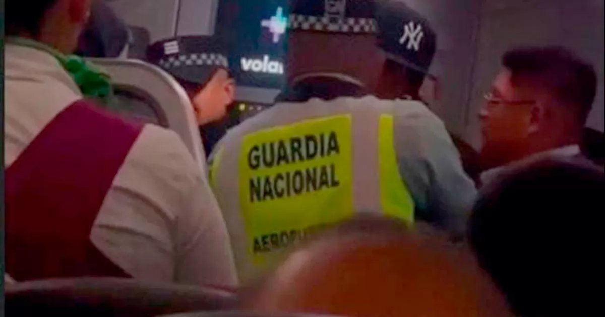 Captan detención en Monterrey de pasajero con comportamiento violento en vuelo Tijuana–Veracruz