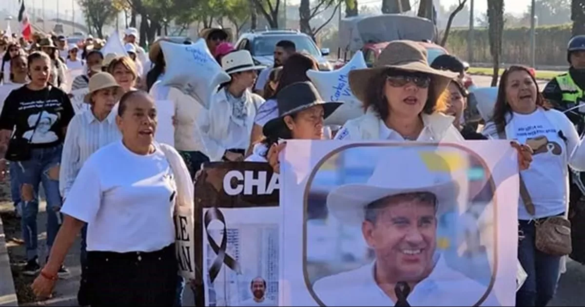 Alzan la voz en Michoacán por Carlos Manzo