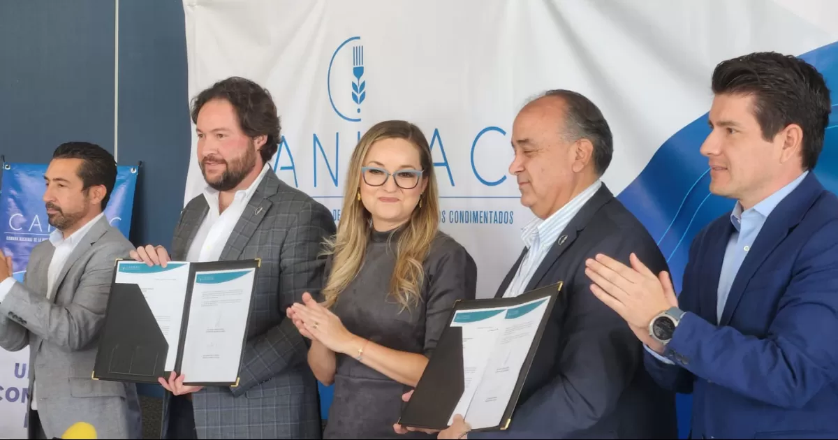 A travÃ©s de un convenio, el dÃ­a de hoy se oficializÃ³ la integraciÃ³n de loa restaurantes de la Comarca Lagunera de Durango a la CÃ¡mara Nacional de la Industria de Restaurantes y Alimentos Condimentados.