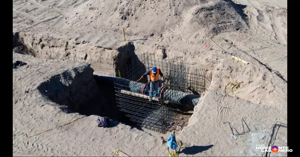 De acuerdo con la Comisión Nacional del Agua (Conagua), las obras presentan un avance del 80 por ciento y se proyecta que queden terminadas hacia finales de 2025. Estas líneas de conducción abastecerán a Francisco I. Madero, Matamoros, San Pedro y Viesca, además de cubrir aproximadamente al 30 por ciento de Torreón.