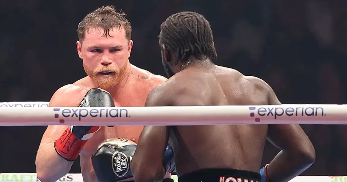 Canelo Álvarez buscaría revancha contra Terence Crawford en 2026, reporte