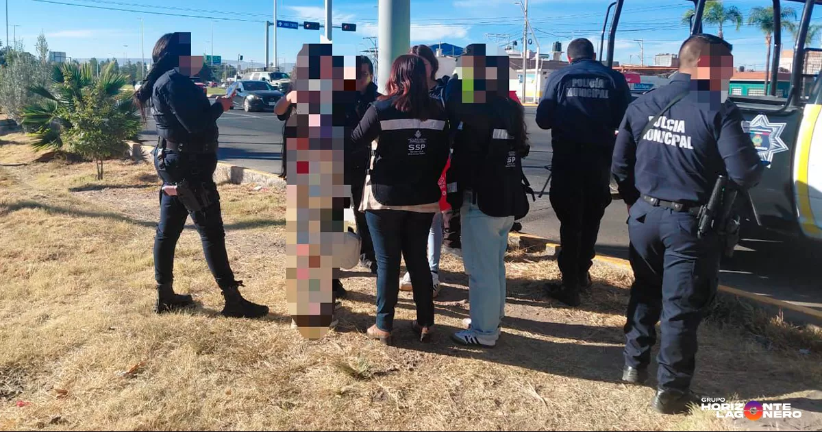 De acuerdo con el reporte, la familia de la mujer de 32 años, alertó a las autoridades después de que ella publicara un mensaje en redes sociales a modo de despedida, indicando el lugar donde se encontraba. La llamada fue atendida de inmediato y personal especializado acudió para brindarle contención emocional y evitar que se hiciera daño.
