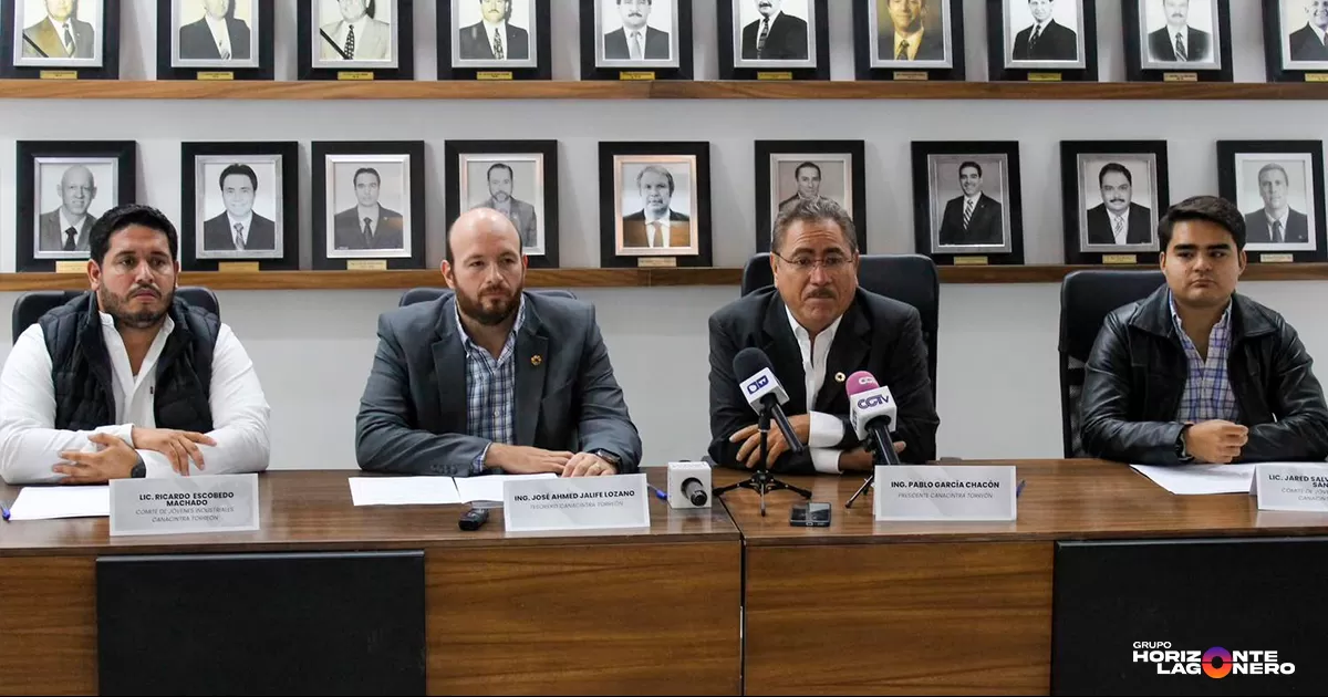 El titular de la Comisión, Ricardo Escobedo, explicó que la finalidad de este encuentro es normalizar el error como parte esencial del proceso hacia el éxito, especialmente entre emprendedores, jóvenes industriales y profesionistas que se encuentran en etapa de crecimiento.