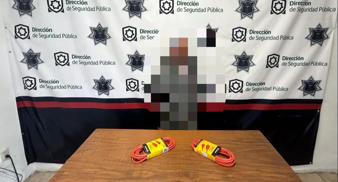Acusado por robar extensiones elÃ©ctricas es detenido por agentes de seguridad en TorreÃ³n.