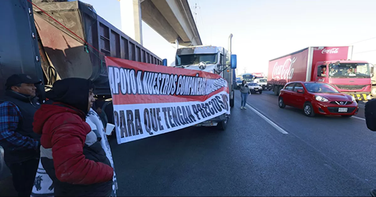 Concluye sin acuerdos reunión de transportistas y agricultores con Segob; reforzarán bloqueos