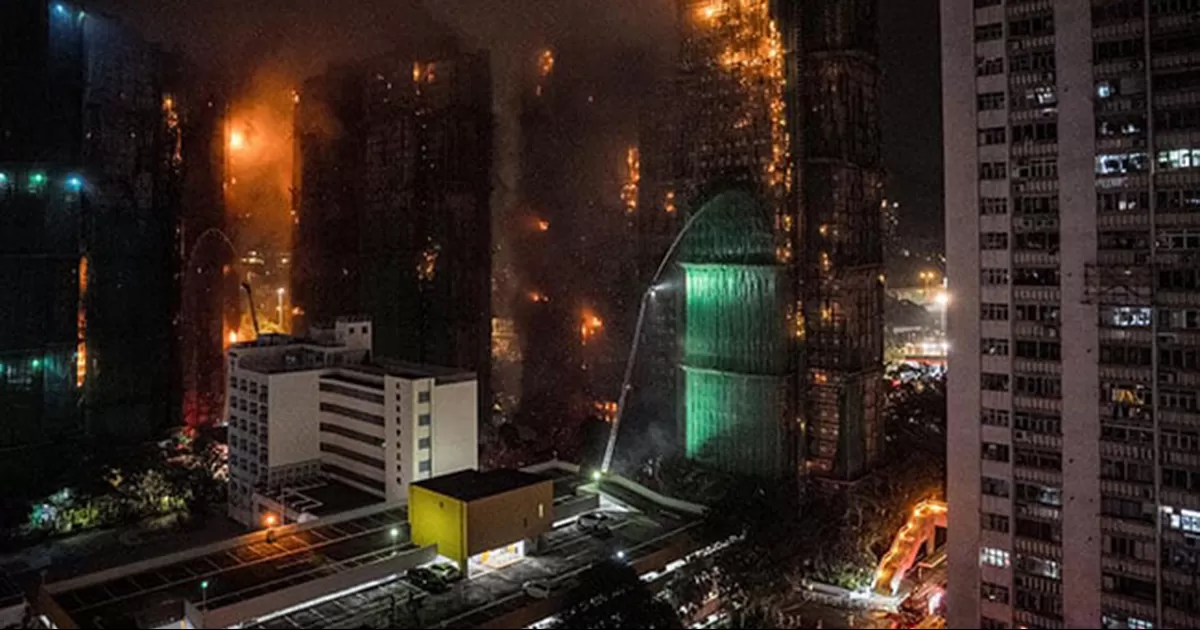Sube a 36 el número de fallecidos en el incendio en Hong Kong; 'gradualmente bajo control'
