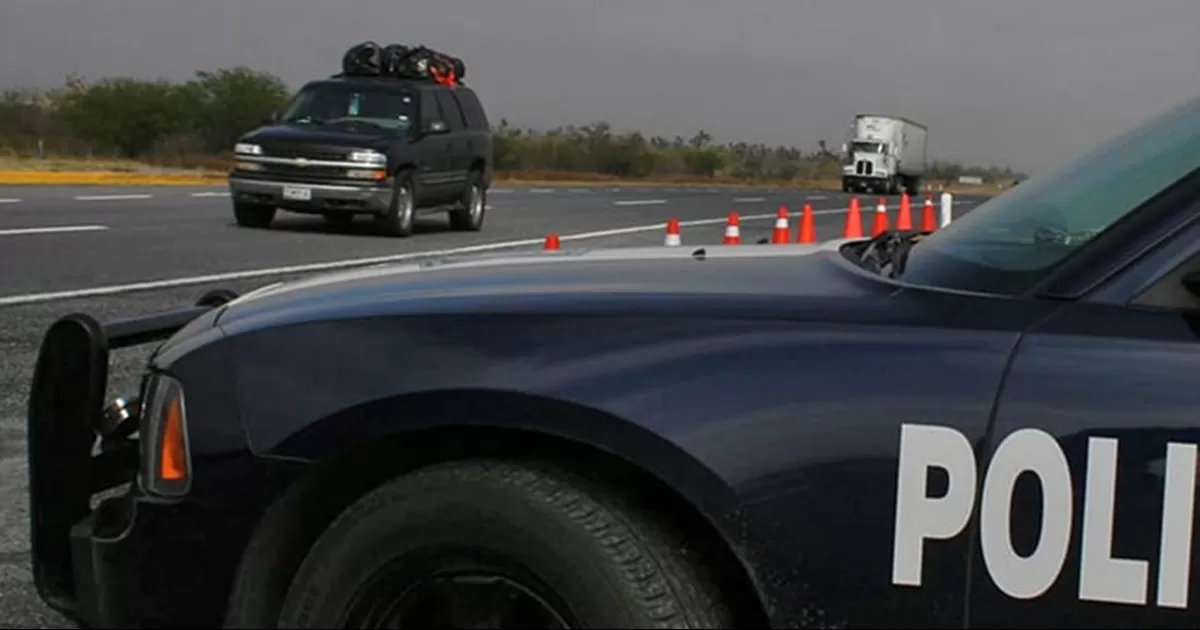 Pidió a los viajeros estadunidenses ‘limitar los viajes innecesarios’: huir de retenes policiales ‘puede llevar a que usted resulte herido o muerto’