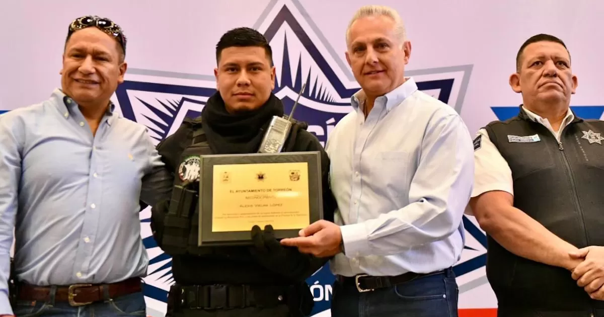 Reconocen a policías heroicos de Torreón
