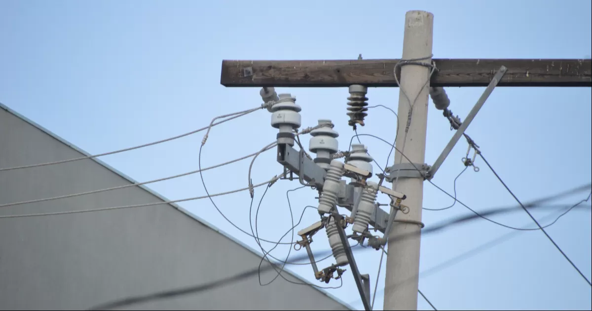 El incidente dejó sin luz a más de 200 personas, solamente en el segundo cuadro de la ciudad