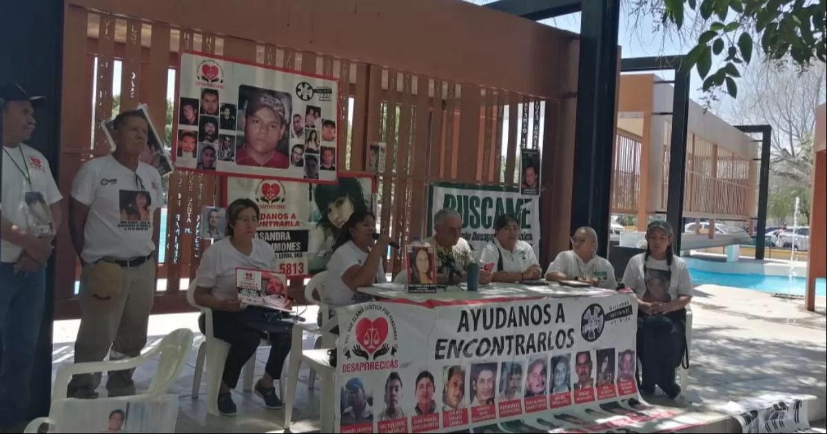 Óscar Sánchez Viesca, de Grupo Vida (Víctimas por sus Derechos en Acción), señaló que las instituciones han gestionado el dolor de las familias y ninguno de los tres distintos gobiernos ha podido dar respuesta  y ayudarles.