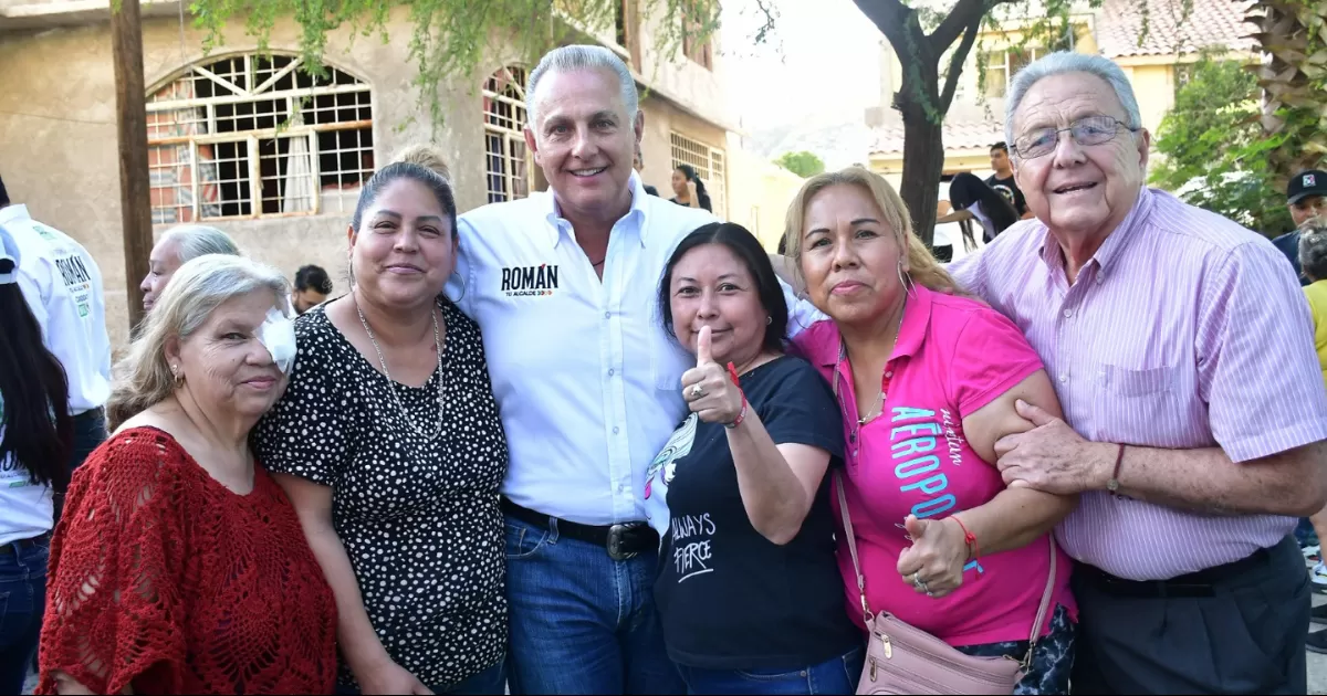 RomÃ¡n Alberto Cepeda, candidato de la Alianza Ciudadana por la Seguridad a la alcaldÃ­a (PRI-PRD-UDC) sostuvo un encuentro con ciudadanos de la colonia Polvorera.