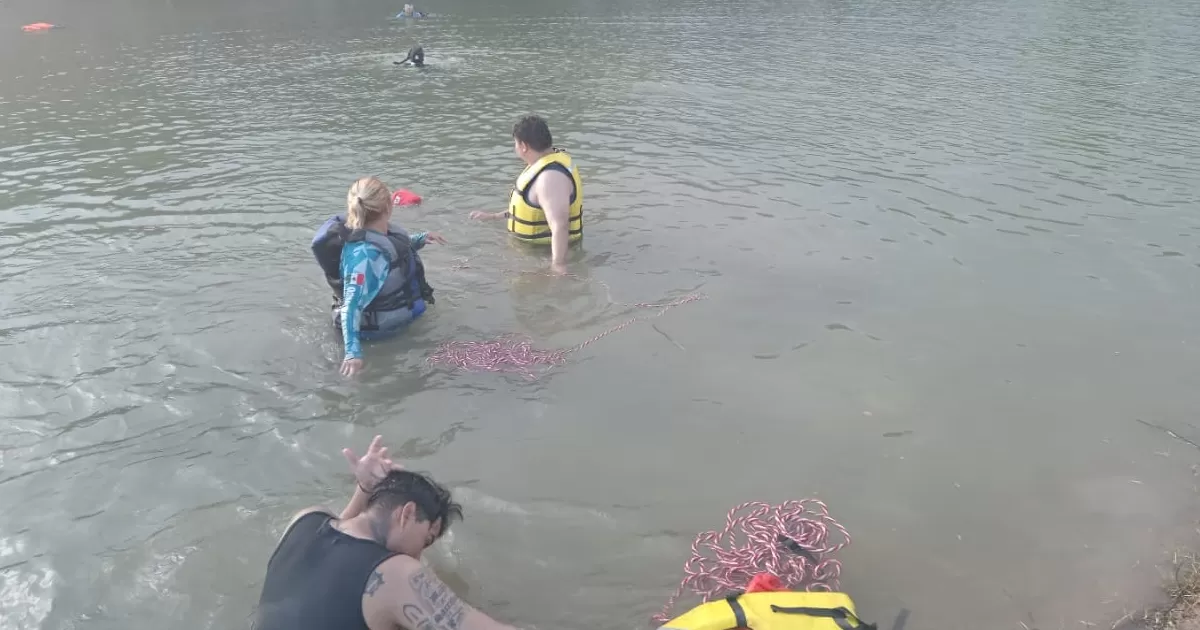 Entra al río con su caballo y pierde la vida