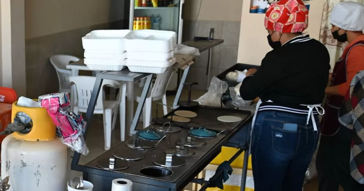 Se supervisa de manera permanente el buen funcionamiento de las instalaciones de gas en restaurantes, fondas, puestos de comida ambulantes, que utilizan tanque de gas portátil o estacionario, para evitar algún accidente.
