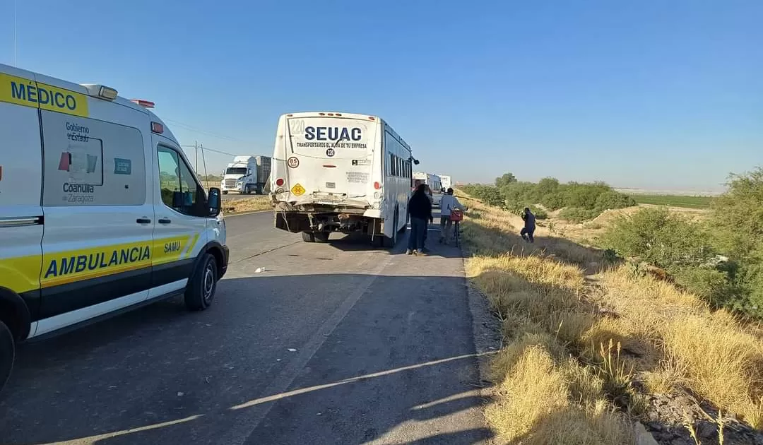 La maÃ±ana de este lunes en el municipio de Francisco I. Madero un aparatoso accidente carretero dejÃ³ como saldo 20 lesionados.