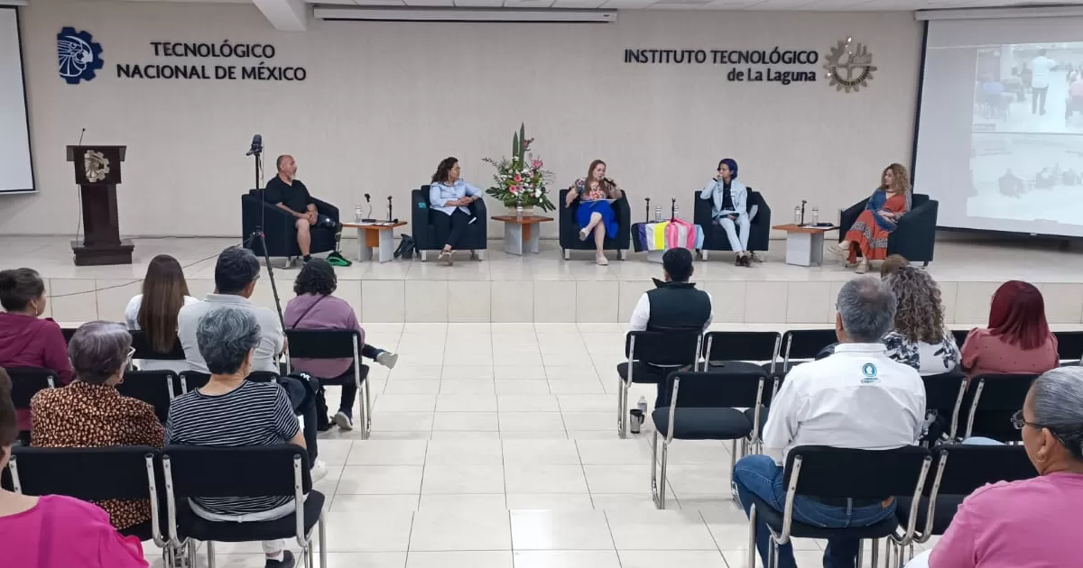 El evento se realizó en punto de las 10:00 horas en las instalaciones del Instituto Tecnológico de la Laguna, contó con la participación de Cecilia Cardiel, de la asociación “Ver Contigo”; de Evangelina Velázquez Reyes, de MUSAS; de Juan Manuel López Haro; así como de Auken Cyan Ramos, del colectivo Trans Posición.