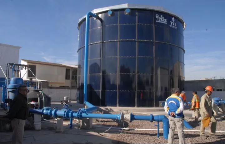 El proyecto federal ya llega a 12 colonias y abastece 300 litros de agua por segundo.