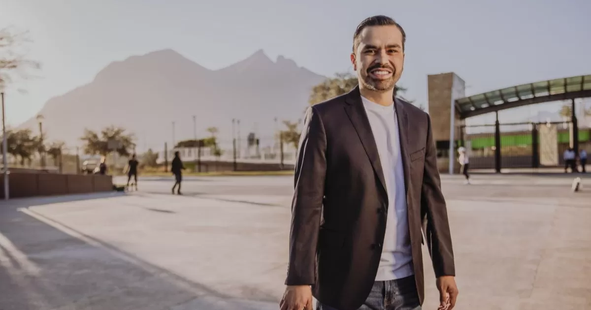 En este vídeo, Álvarez Máynez hace referencia al origen de su familia en la Comarca Lagunera.