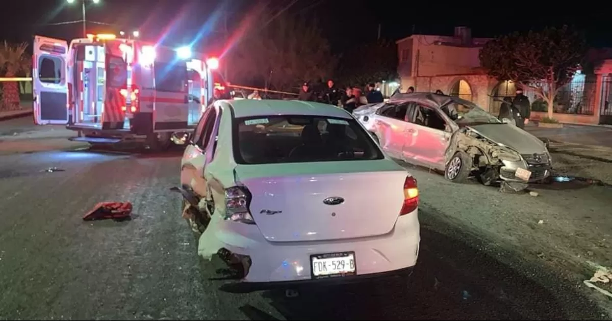 Fuerte choque en Torreón deja a un joven sin vida.