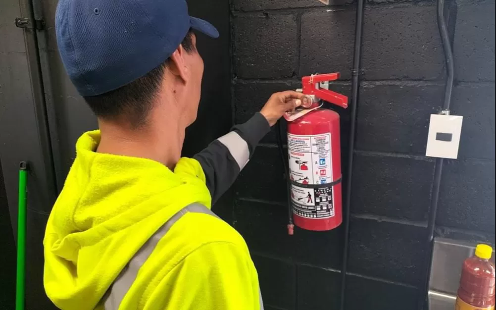 El objetivo es garantizar que todo el personal estÃ© preparado para actuar en situaciones de emergencia.