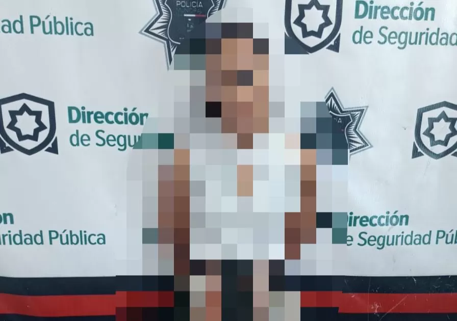 No alcanza a esconder las â€œbrillantesâ€ bolsitas y es detenida
