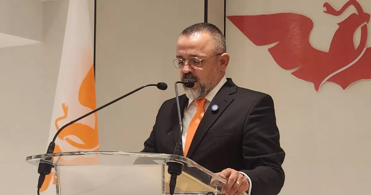 Con un acto, llevado a cabo en un reconocido hotel de la ciudad, comentó que ha sido un privilegio encabezar la suma de esfuerzos por parte del llamado partido naranja.