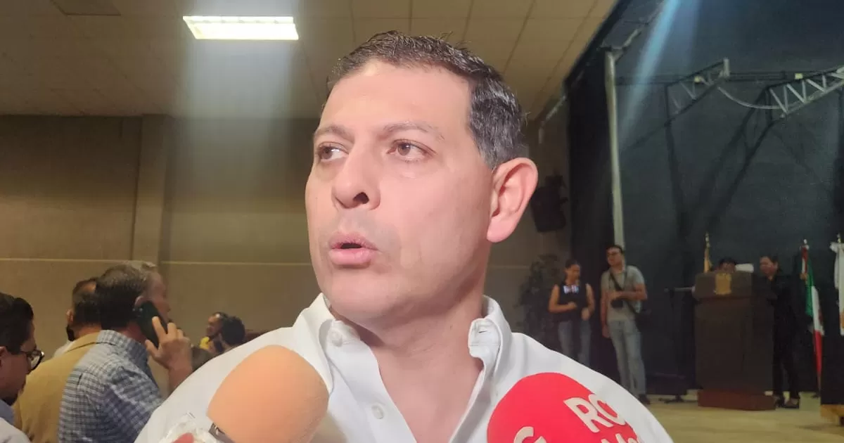 En ese sentido, comentó que una vez que concluya el presente semestre, revisarán las escuelas que continuarán abiertas para ser sedes de cursos de verano.