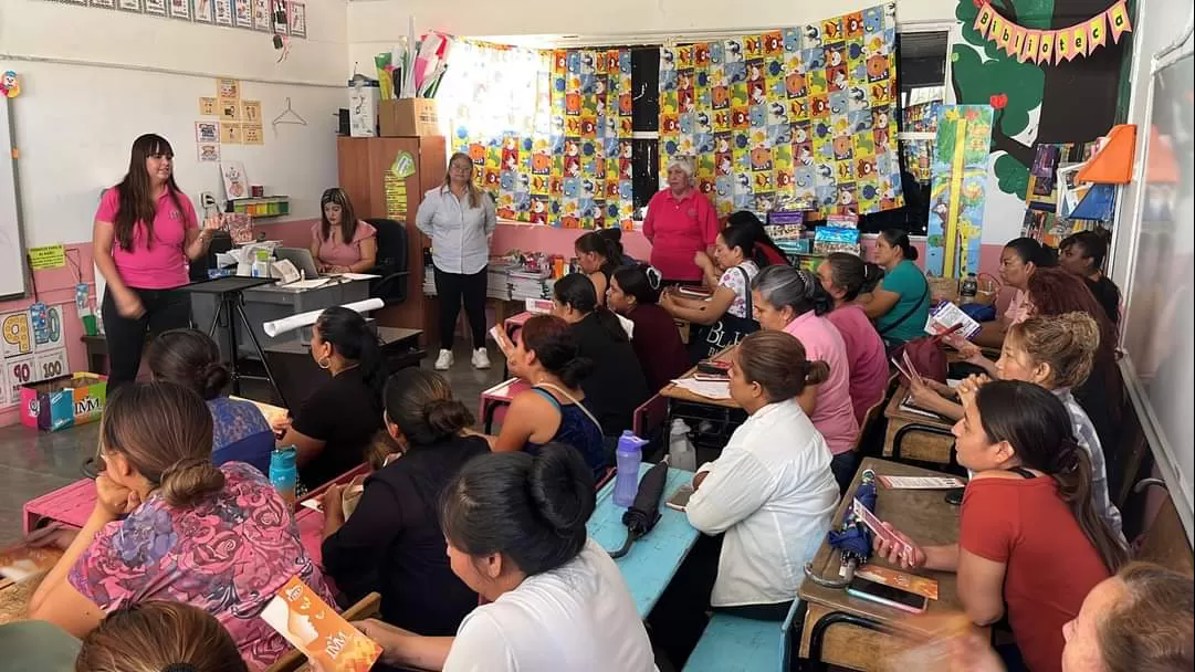 IMM visitÃ³ la Escuela Primaria Templo del Trabajador para ofrecer una plÃ¡tica informativa a las madres de familia.