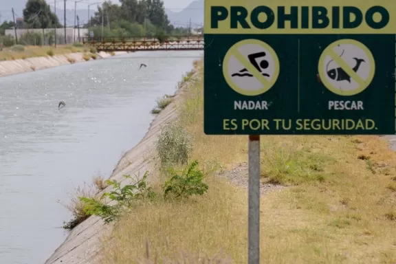 Conoce las recomendaciones para evitar accidentes en los canales de riego.