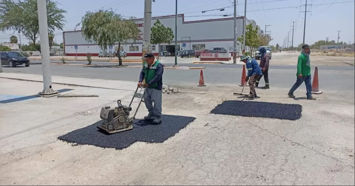 Se brinda atención contra bacheos en Gomez Palacio