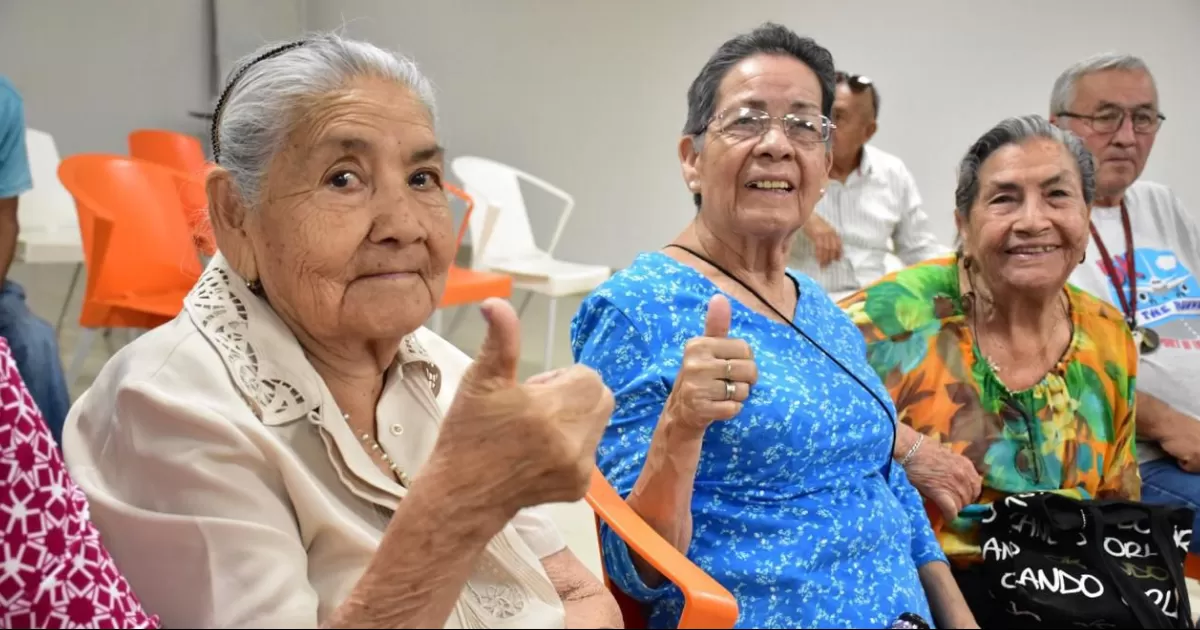 DIF Torreón realiza brigada de podología para adultos mayores empacadores