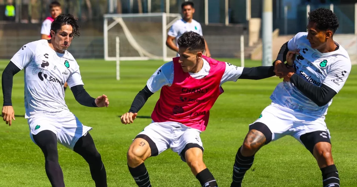 "Santos Laguna va a llegar muy bien al inicio del torneo": Santiago Muñoz