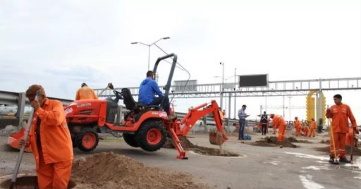 Fernando Villarreal Cuéllar, titular de Servicios Públicos de Torreón, dio a conocer que los trabajos comenzaron esta semana y se espera concluir en el lapso de un mes.