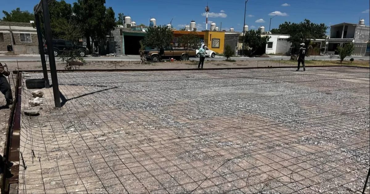 En el lugar, dijo que se preparó la zona que será destinada para la cancha de usos múltiples y la cual ya está lista para ser colada.