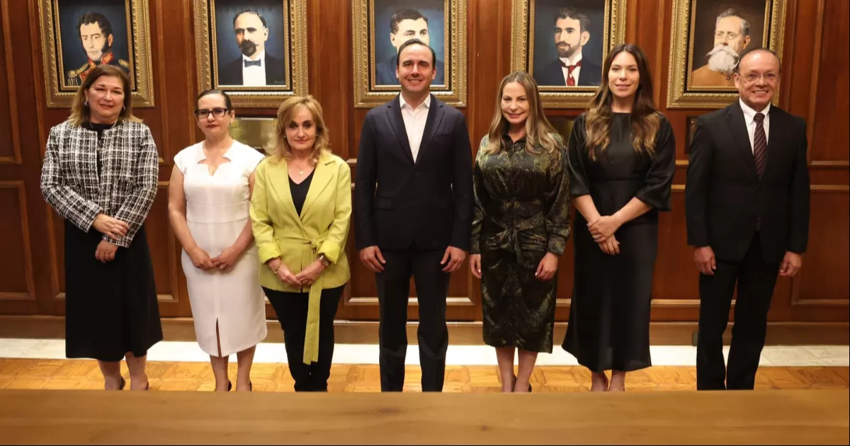 Con estos nombramientos y enroques, el Mandatario estatal apuntala varias áreas de la administración estatal, siempre teniendo como objetivo tener un desempeño eficiente en las mismas, con lo que se pueda dar una mejor atención a las y los coahuilenses.