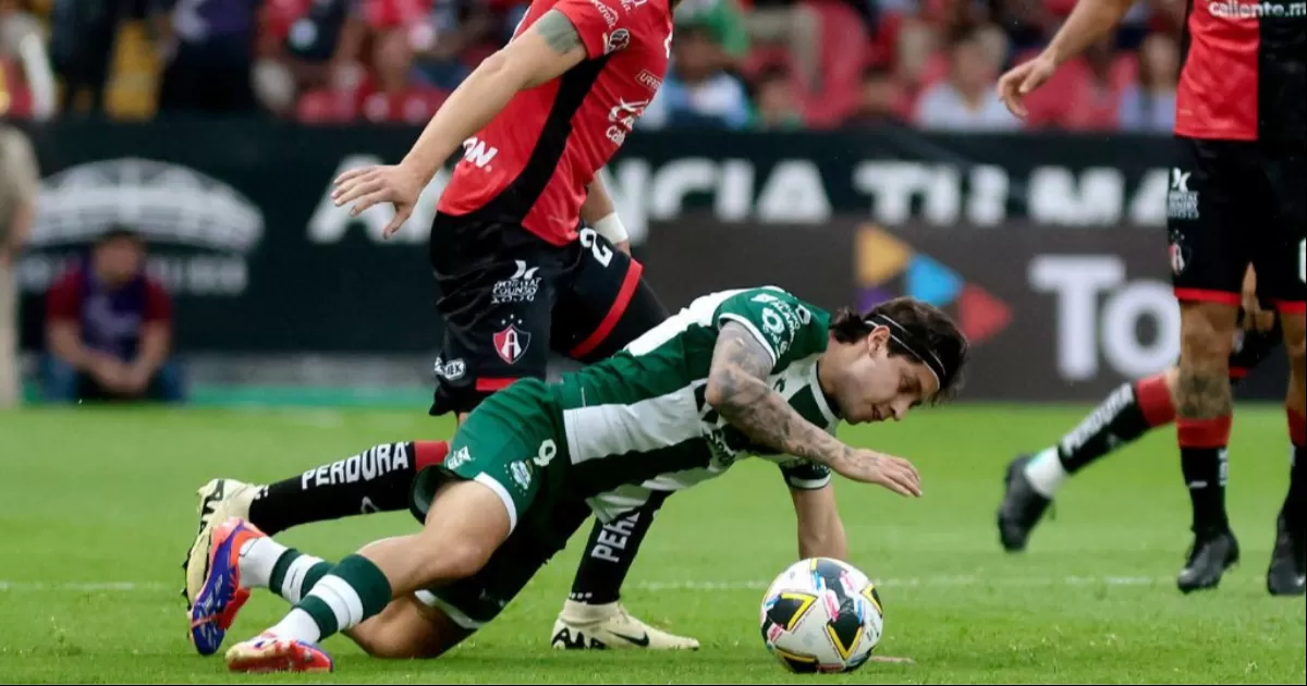 Se aprovecha Atlas de su hermano el Santos