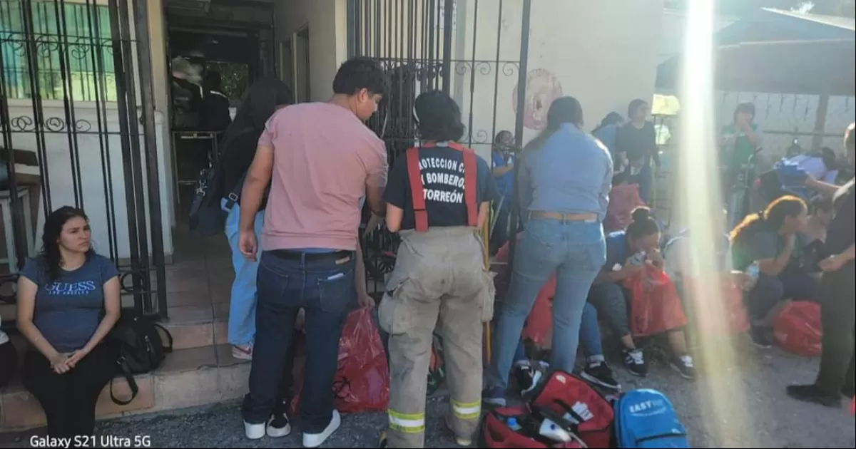 El director indicó que resultado de la revisión médica, 13 personas que presentaron intoxicación leve fueron trasladadas a la clínica 16 del Instituto Mexicano del Seguro Social (IMSS).