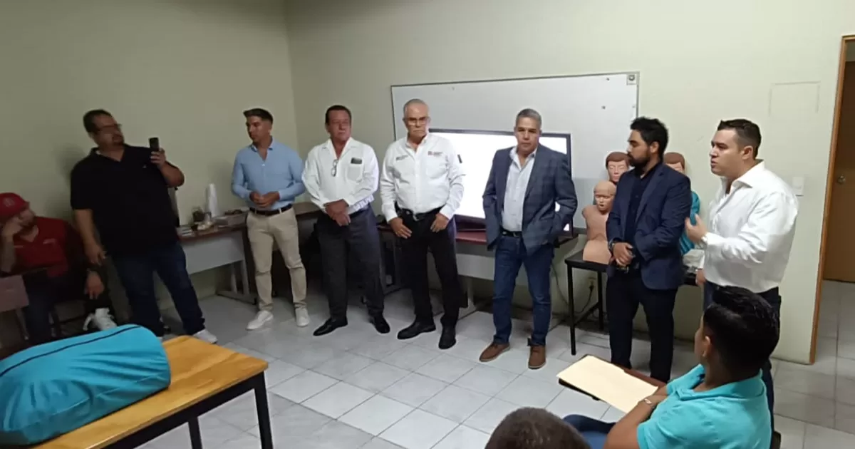 Víctor Ramos Galindo, director de la dependencia, explicó que el curso tuvo una duración de ocho horas y asistieron 23 personas dedicadas a la atención de los internos.